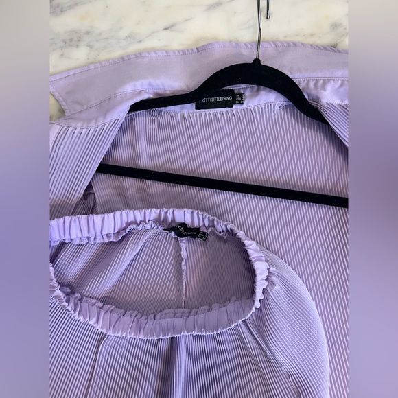 New PrettyLittleThing Lilac Plisse High Waisted Shorts size 2 oversized - Picture 3 of 6
